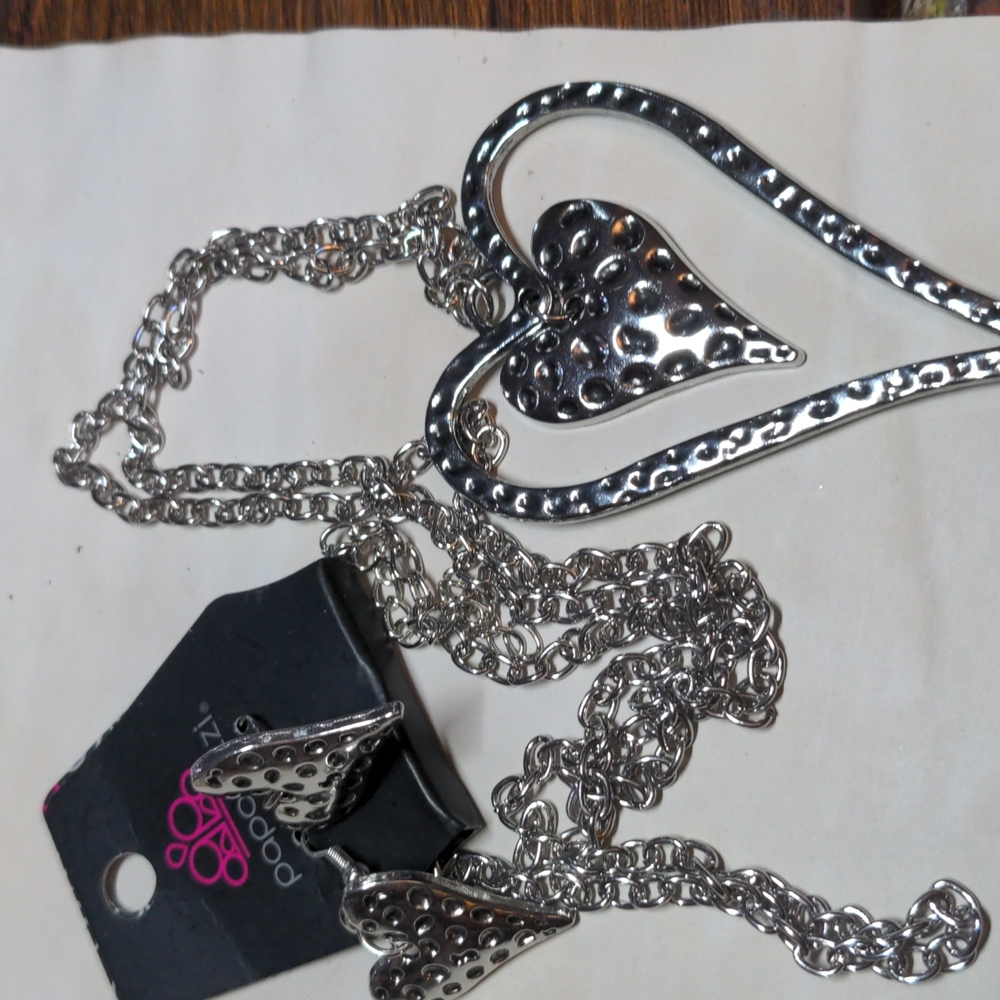 Heart necklace with earrings NWT